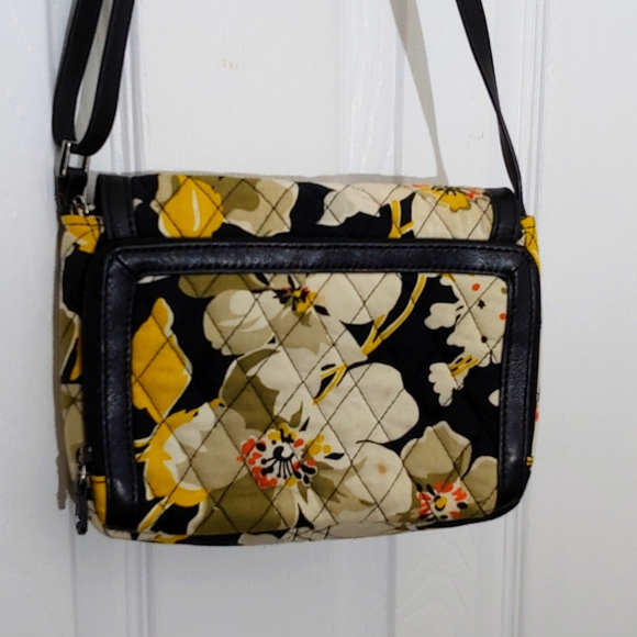 EUC * VERA BRADLEY * BLACK/YELLOW FLORAL HANDBAG * CROSS BODY * ADJUSTABLE STRAP - Picture 2 of 9